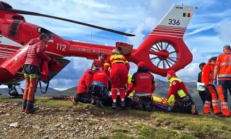 Cei 4 tineri care au MURIT după ce au căzut cu mașina într-o prăpastie, voiau să vadă răsăritul / Un singur supraviețuitor: „Te-ai născut a doua oară!”