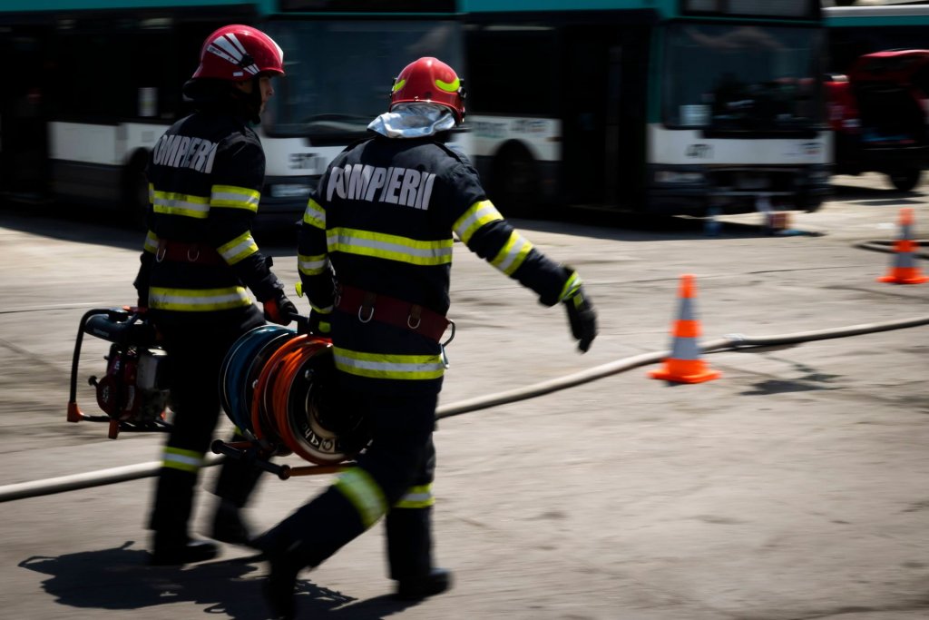 Weekend infernal pentru pompierii clujeni: peste 200 de misiuni în doar trei zile