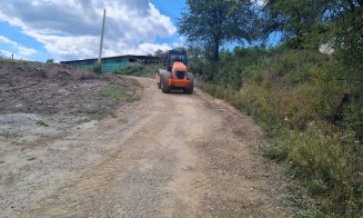 Se repară drumul județean care duce la Monumentul Răscoalei de la Bobâlna