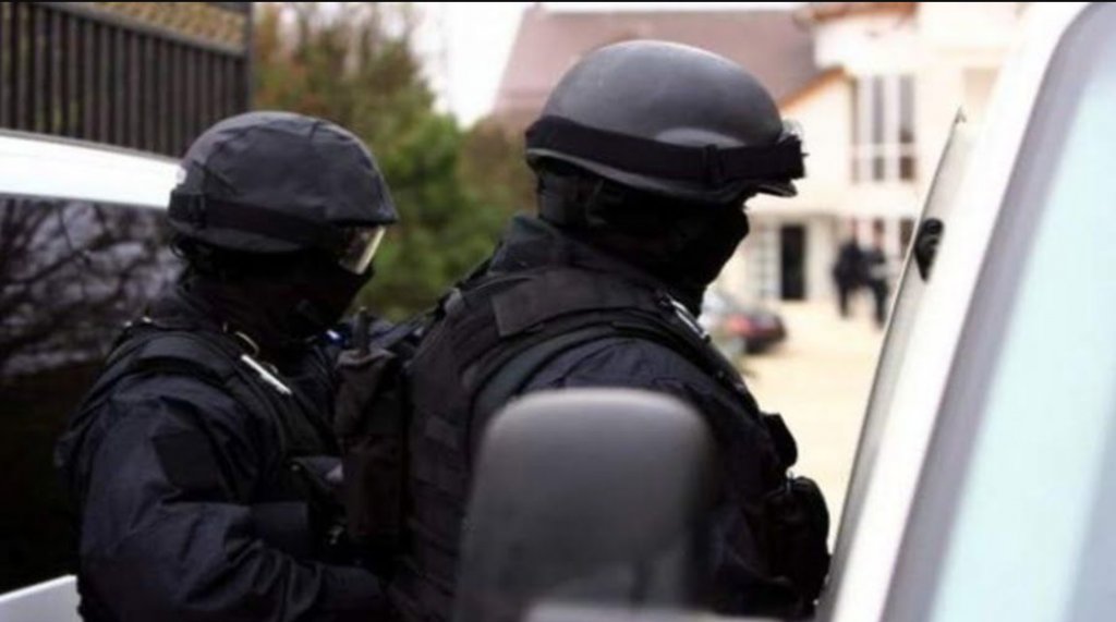 Scandal de proporții în Florești: un bărbat a atacat o femeie și a terorizat un localnic