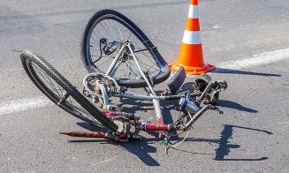 ACCIDENT în județul Cluj: Biciclist lovit de mașină