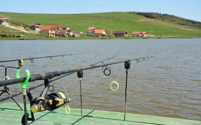 Anunț pentru pasionații de pescuit! Regulament nou pentru Lacul 5 Câmpenești