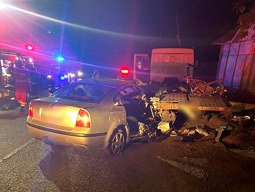 ACCIDENT MORTAL noaptea trecută în județul Cluj / O victimă la spital, alta cu leziuni incompatibile cu viața
