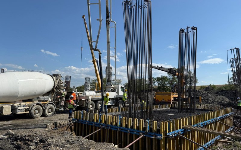 Autostrada Transilvania: Peste 300 de muncitori mobilizați pe un lot unde se construiesc două mari viaducte / Când va fi gata