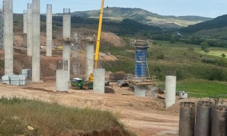 Autostrada Transilvania: Peste 300 de muncitori mobilizați pe un lot unde se construiesc două mari viaducte / Când va fi gata