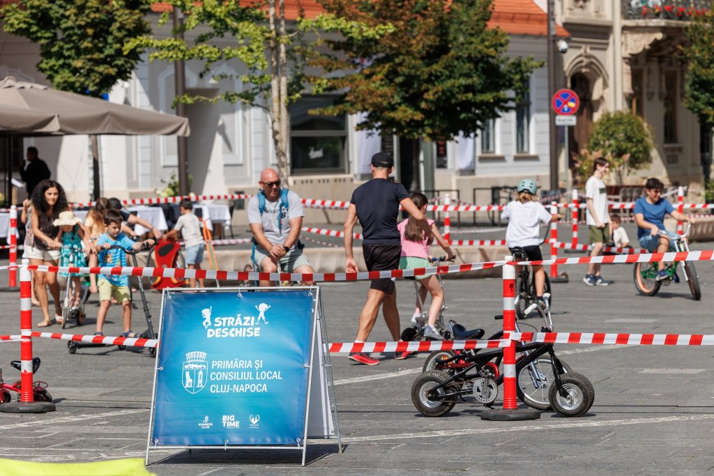 Mii de clujeni au participat la evenimentul „Străzi Deschise” în centrul orașului