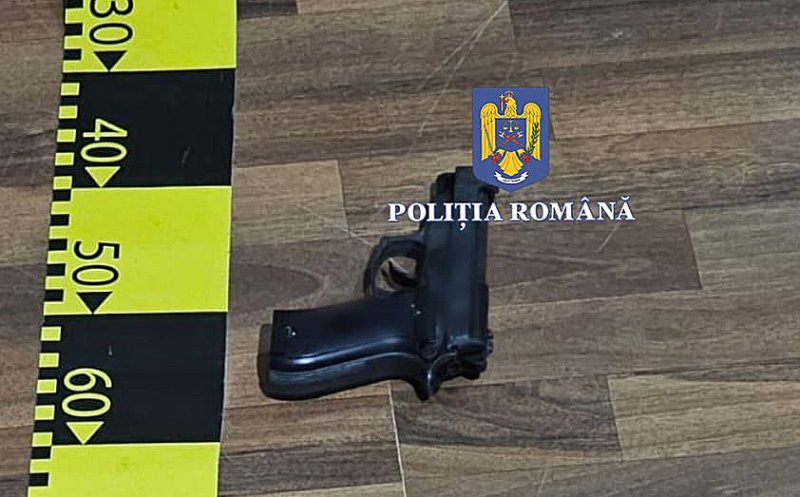 Au dat de arme la perchezițiile efectuate la hoții de haine / Dosare penale pentru furt calificat și deținere ilegală de arme