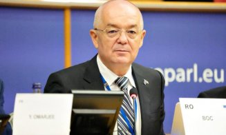 Primarul Emil Boc împlinește onorabila vârstă de 59 de ani! Transmite-i mesajul tău