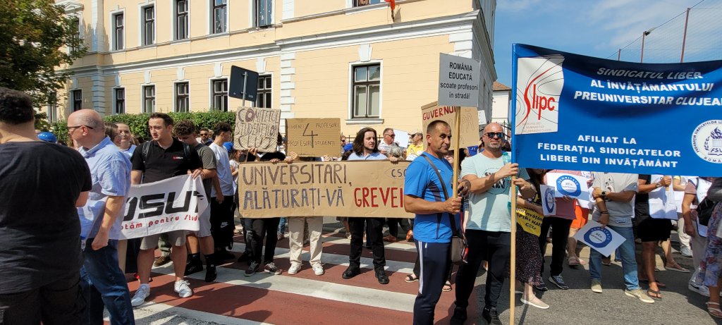 Organizațiile studențești anunță că rămân solidare cu profesorii și se alătură protestului de la Cluj