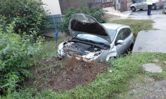 Accident rutier la Apahida: O mașină a ajuns în șanț. Femeie de 55 de ani, transportată la spital