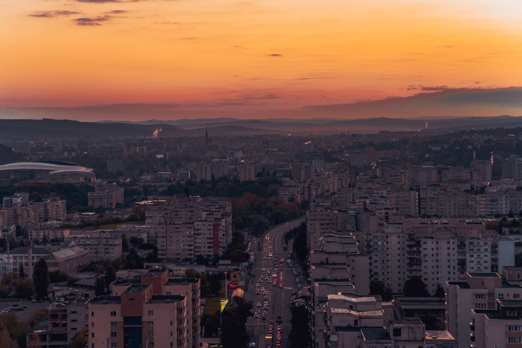 Părerile clujenilor despre apartamentele din cel mai înalt turn cu locuințe din Cluj-Napoca: Cât costă și ce nu le place: ”Trafic infernal / Poluarea e foarte mare / Plătești enorm”