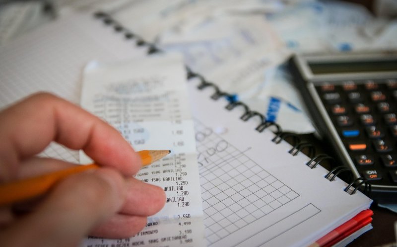 Peste 80% dintre antreprenorii români cred că deficitul bugetar este o problemă reală a României. Economia țării traversează o perioadă dificilă