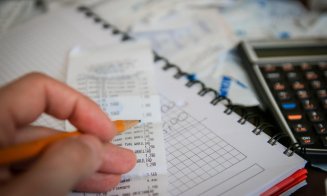 Peste 80% dintre antreprenorii români cred că deficitul bugetar este o problemă reală a României. Economia țării traversează o perioadă dificilă