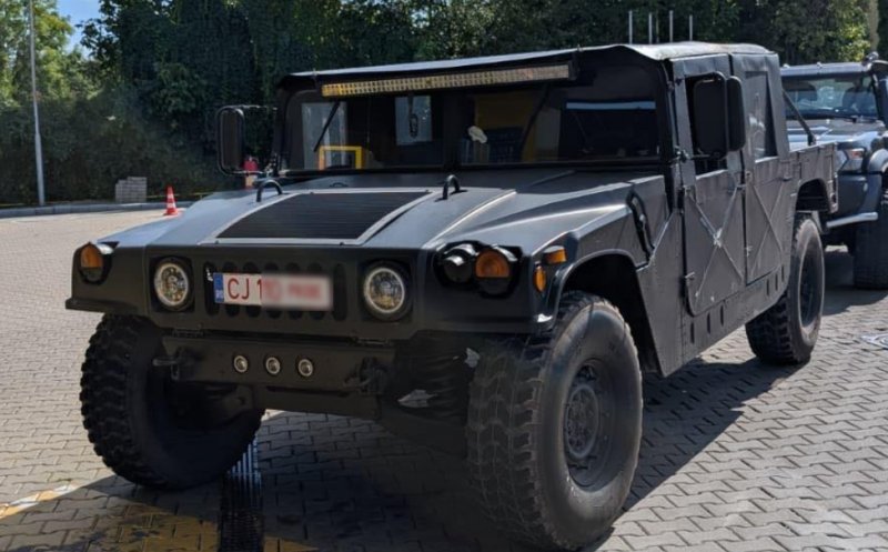 "Monstru" pe patru roți, zărit în Cluj. „Știe cineva ce mașină este aceasta? Chiar pare că ne pregătim de război"