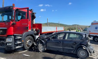 Accident GRAV în Mera. Drumul este blocat pe ambele sensuri/ Femeie, transportată în stare gravă la spital