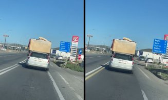 Cu canapeaua, echilibristică pe șoselele Clujului: ”Nu cred așa ceva!!!”