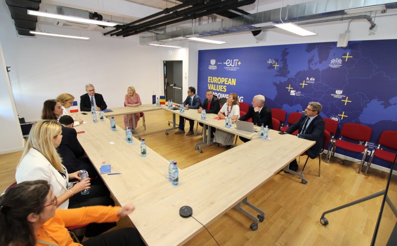 Ambasadorul Franței în România a vizitat laboratoarele din HUB-ul UTCN