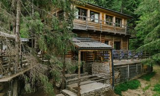 Cabană Off-Grid, în inima unei rezervații naturale din Cluj. Prețul include și două mașini