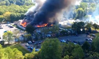 Atac armat la o biserică din SUA: Un fost pușcaș marin a ucis și a rănit mai multe persoane / În biserica incendiată ar putea fi găsitie mai multe cadavre