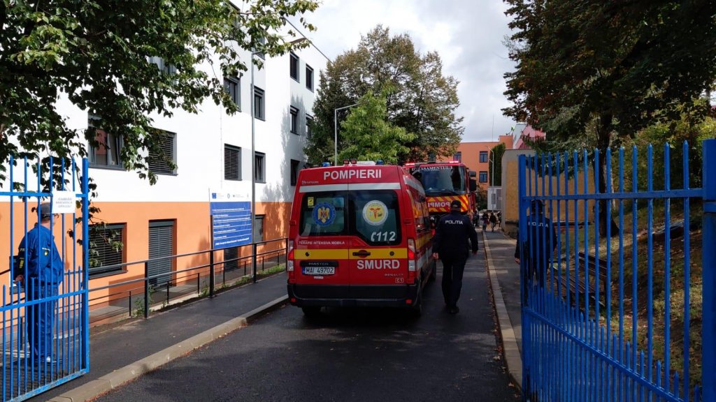 Care a fost cauza incendiului de la Școala Gimnazială "Iuliu Hațieganu". Peste 600 de elevi au fost evacuați