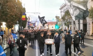 Pregătiri intense pentru Derby-ul Clujului. Fanii Universității s-au încălzit înainte de meci în centrul orașului