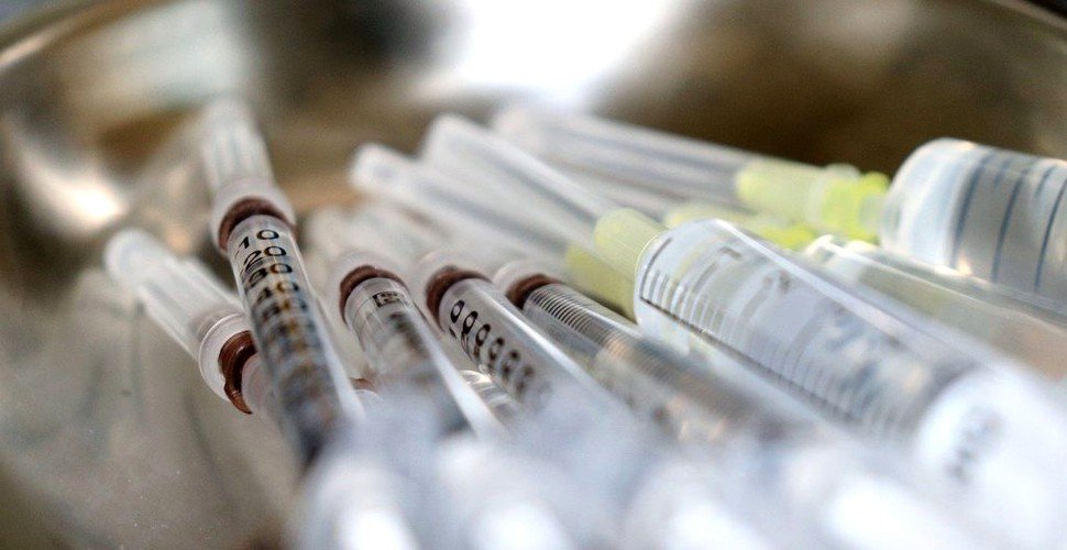Începe sezonul gripei! Cine poate beneficia de vaccin antigripal compensat sau chiar gratuit