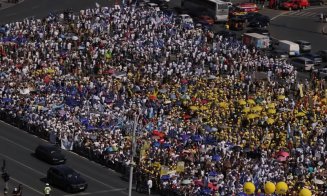 Sindicatele din Educaţie, revoltate după ce Guvernul a amânat plata hotărârilor judecătorești câștigate de profesori: "Nu va rămâne fără consecinţe. Suntem în plină 'dictatură guvernamentală'!"