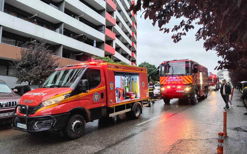 Incendiu într-un bloc din Cluj-Napoca. Zeci de locatari, evacuați. Care a fost cauza incidentului
