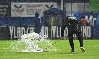 Ce-a fost aici, meci de polo sau de fotbal? Superliga subacvatică :I
