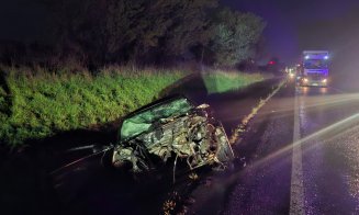 IMAGINI cumplite de la accidentul mortal cu ambulanța de luni seara / Victima decedată e pacientul din ambulanță