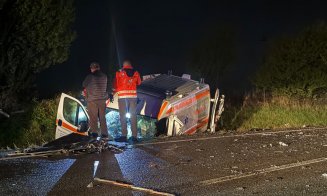 IMAGINI cumplite de la accidentul mortal cu ambulanța de luni seara / Victima decedată e pacientul din ambulanță