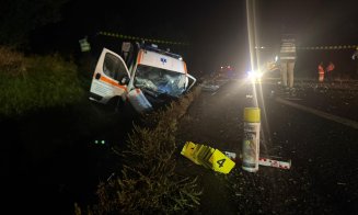IMAGINI cumplite de la accidentul mortal cu ambulanța de luni seara / Victima decedată e pacientul din ambulanță