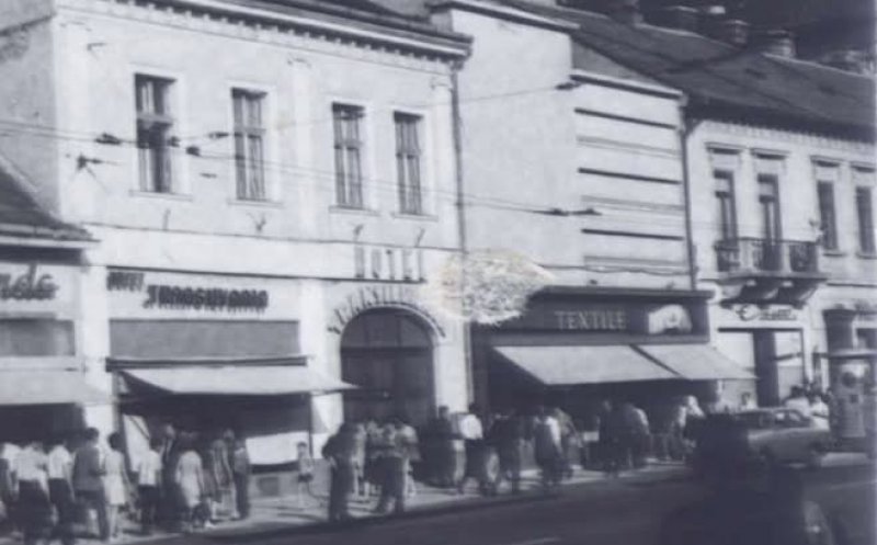 Vechiul Cluj: hotelul se numea Regina Angliei, nume mai puţin comun ,care se regăseşte şi în romanul ”Dracula