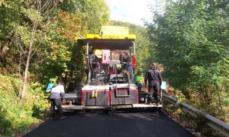 Se finalizează asfaltarea unui drum turistic din Cluj