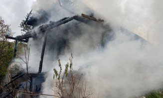 Incendiu puternic într-o localitate din Cluj: Un bărbat a fost găsit carbonizat