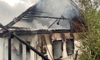 Incendiu puternic într-o localitate din Cluj: Un bărbat a fost găsit carbonizat