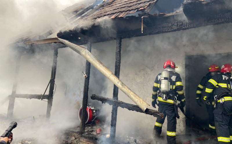 Incendiu puternic într-o localitate din Cluj: Un bărbat a fost găsit carbonizat