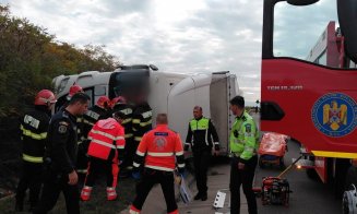Cum s-a produs accidentul de pe Autostrada Transilvania, în urma căruia un camion s-a răsturnat în afara părții carosabile