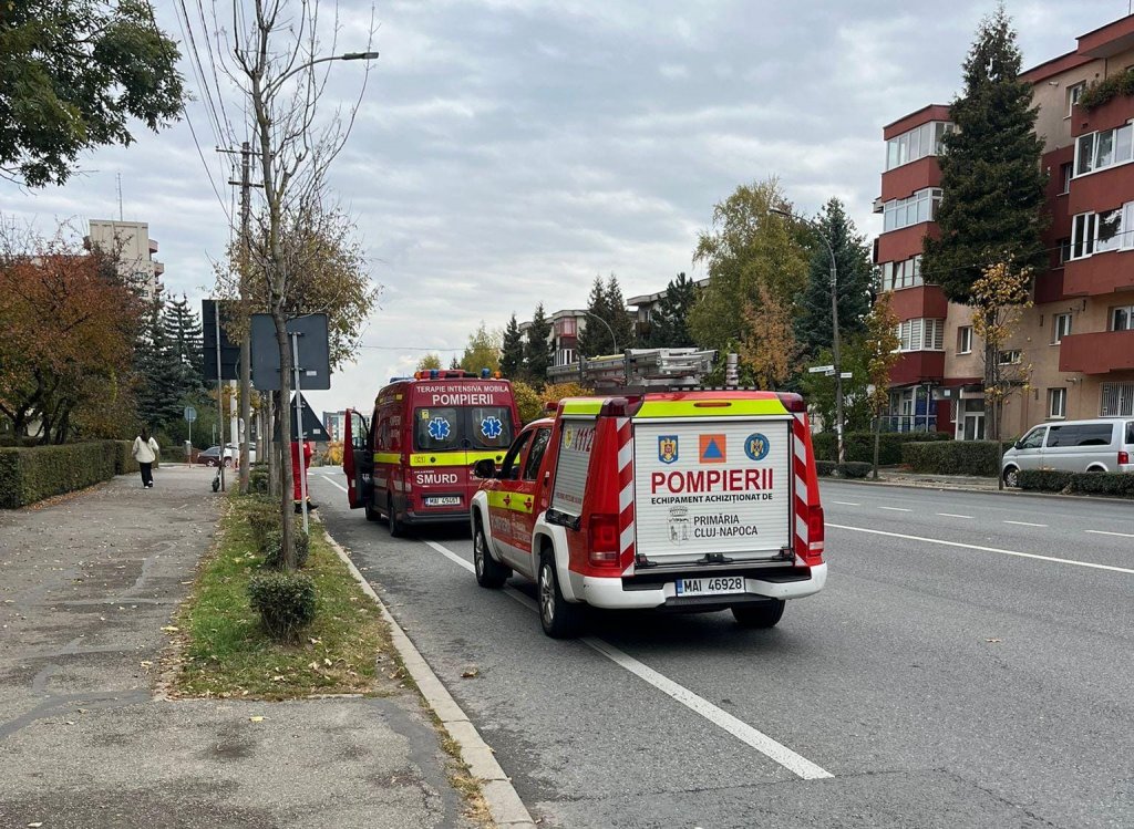 Femeie lovită de o mașină pe strada Observatorului din Cluj. Victima se află în stare GRAVĂ