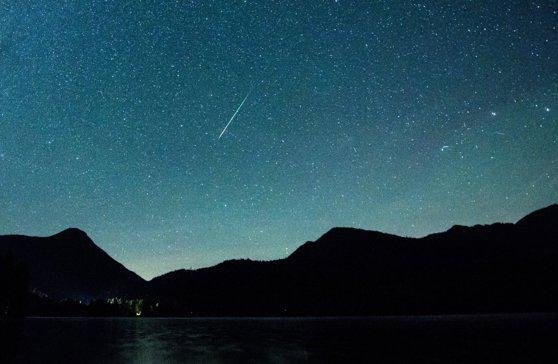 Noaptea Orionidelor: când și cum pot fi observate spectaculoasele stele căzătoare