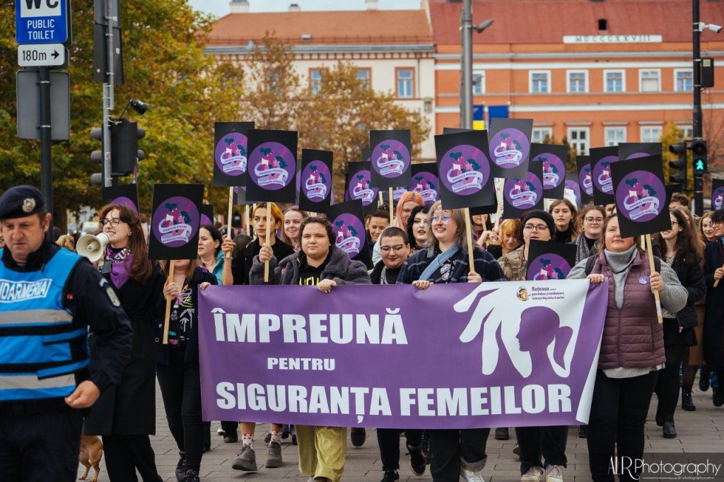Cluj-Napoca spune STOP violenței: sute de oameni la Marșul pentru Siguranța Femeilor
