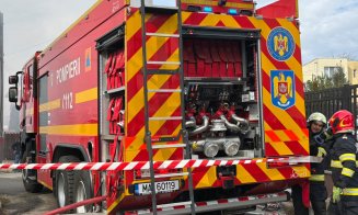 Incendiu puternic în Cluj-Napoca: O casă a luat foc. Pompierii intervin cu patru autospeciale
