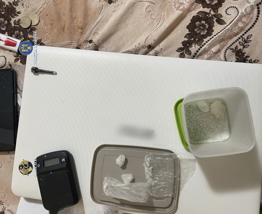 Final de drum pentru o rețea de traficanți de droguri din Cluj: 16 persoane implicate. Substanțele erau vândute în prezența minorilor