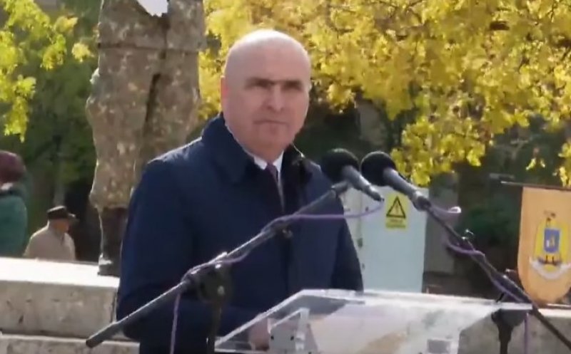 Momentul în care premierul Bolojan a fost huiduit de Ziua Armatei Române. S-a lăsat cu amenzi: “Sunt obișnuit cu aceste lucruri, n-am probleme”