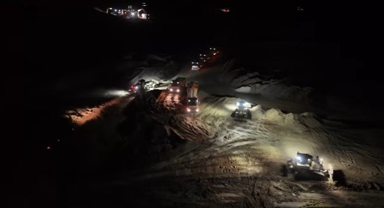 Autostrada Transilvania: Se lucrează și noaptea la nodul Românași. “Se poate dacă se vrea”