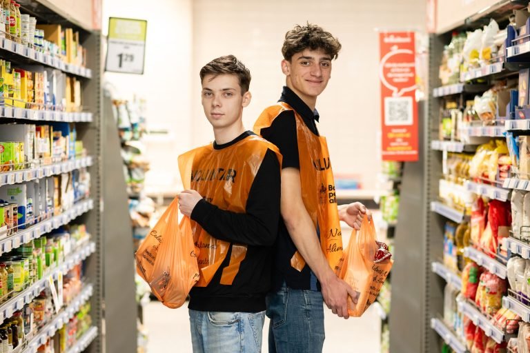 Clujul dă tonul solidarității! Banca pentru Alimente caută voluntari pentru Colecta de Sărbători: "Crăciunul începe cu gesturi simple"