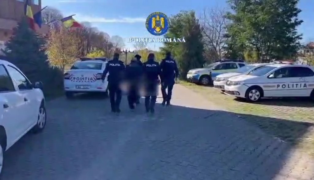 Doi clujeni, reținuți după ce au bătut cu bestialitate un bărbat pe stradă și într-un magazin: agresorii i-au distrus și bicicleta