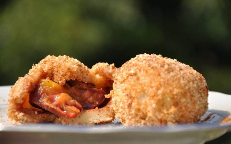 Desert de toamnă din Ardeal. Cum faci cei mai faini gomboți cu prune