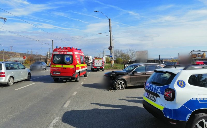 Accident rutier pe Bulevardul Muncii din Cluj: a intervenit descarcerarea și o ambulanță SMURD
