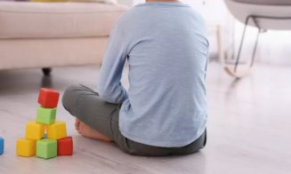 STUDIU: Copiii ale căror mame au avut COVID în timpul sarcinii prezintă un risc mai mare de autism